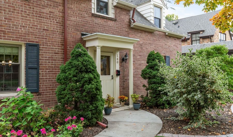 280 RIVER Dr, Appleton, WI 54915 - 3 Beds, 2 Bath