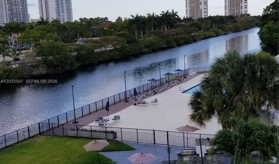 3401 N Country Club Dr 211, Aventura, FL 33180 - 2 Beds, 2 Bath