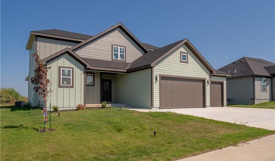 935 168th Ter, Basehor, KS 66007 - 3 Beds, 3 Bath