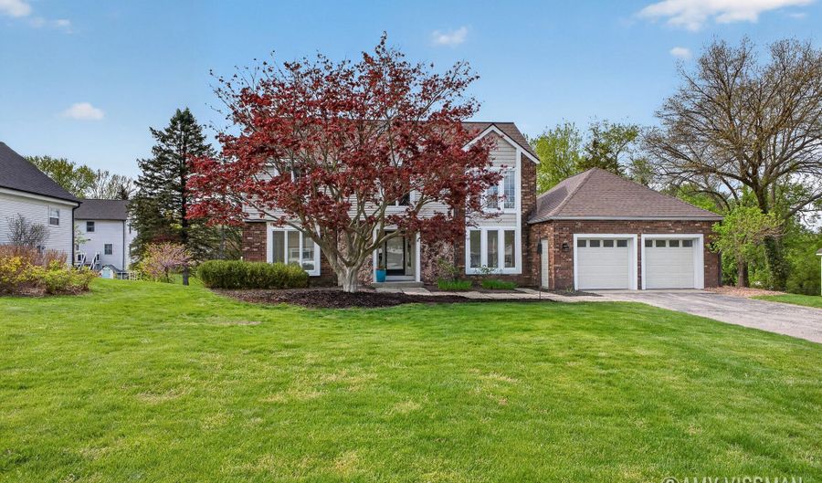 3415 N Applecrest Ct SE, Ada, MI 49301 - 4 Beds, 4 Bath