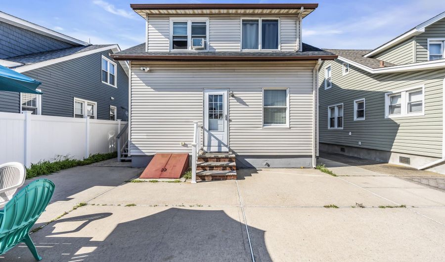 117 18th Ave 1, Belmar, NJ 07719 - 2 Beds, 1 Bath
