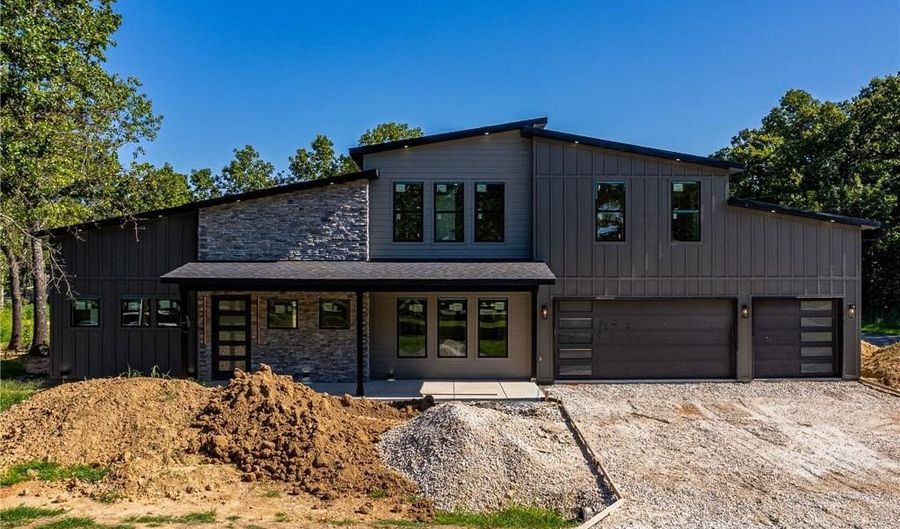 2 Scotch Broom Pl, Bella Vista, AR 72715 - 3 Beds, 4 Bath