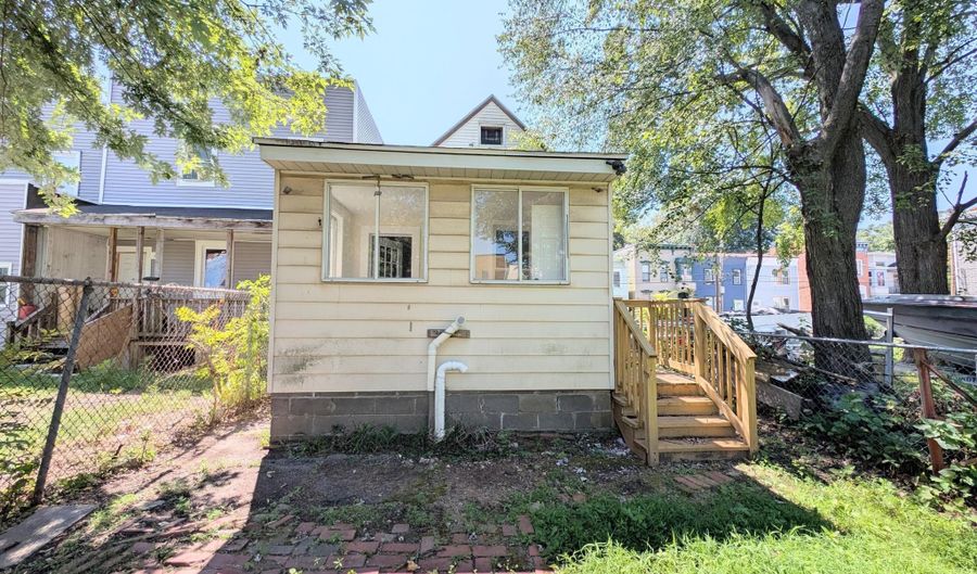 371 1st St, Albany, NY 12206 - 3 Beds, 2 Bath