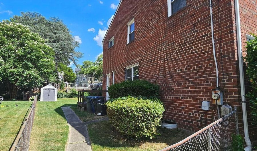 10 S FRENCH St, Alexandria, VA 22304 - 3 Beds, 2 Bath