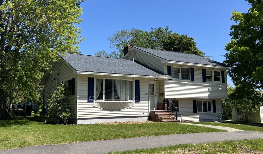 277 Pearl St, Bangor, ME 04401 - 3 Beds, 2 Bath