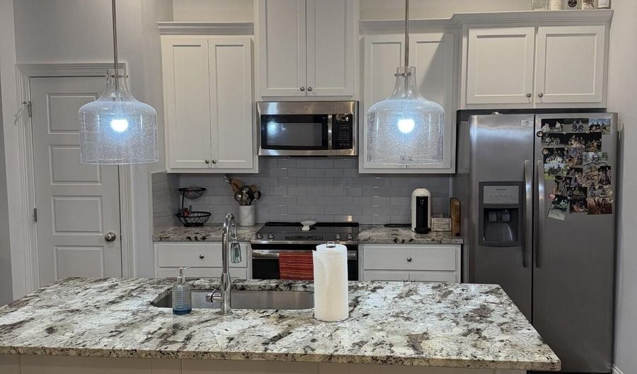 8157 Village Lake Ave, Baton Rouge, LA 70820 - 2 Beds, 2 Bath