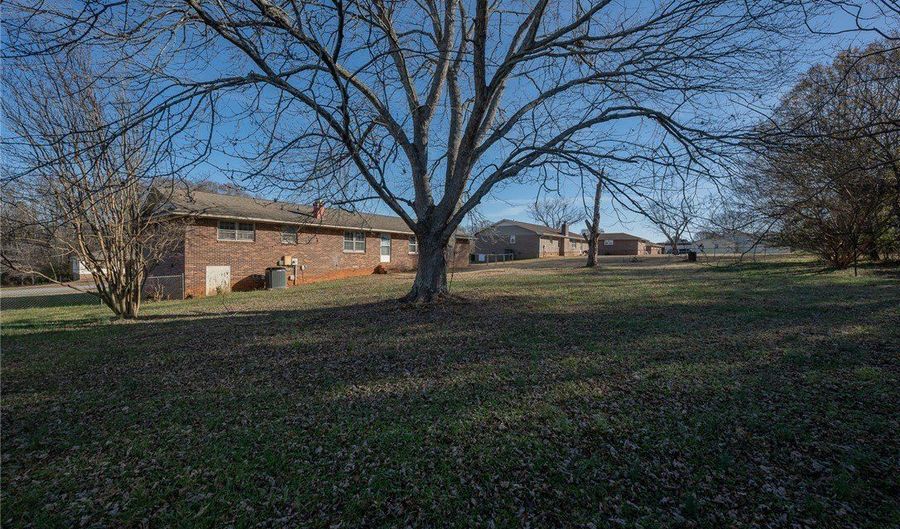 221 Greenland Rd, Anderson, SC 29626 - 3 Beds, 2 Bath