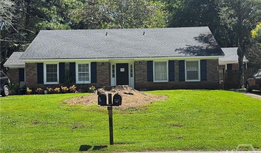 350-352 Jockey Club Dr, Athens, GA 30605 - 4 Beds, 2 Bath