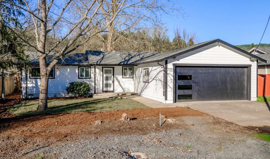 715 Kirk Ave, Brownsville, OR 97327 - 3 Beds, 1 Bath
