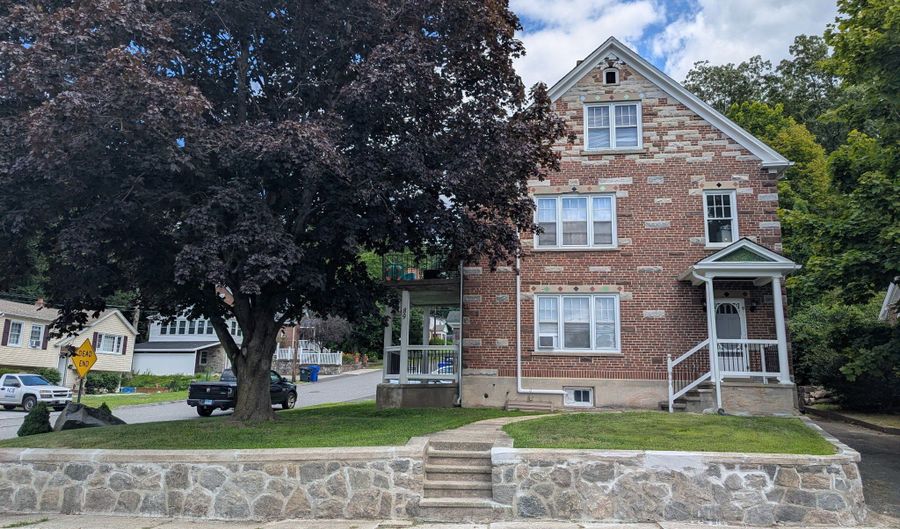 89 Hillside Ave 2nd Floor, Torrington, CT 06790 - 2 Beds, 1 Bath