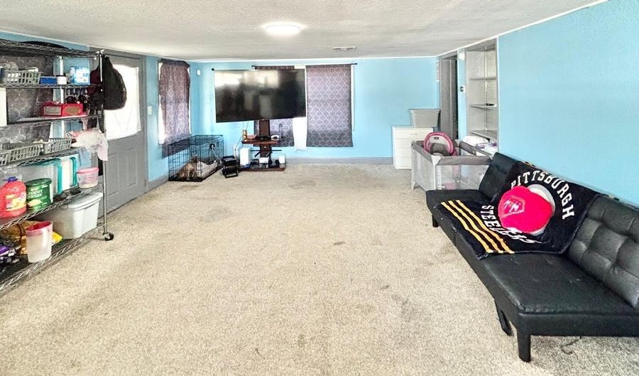 108 EARL St, Auburndale, FL 33823 - 5 Beds, 2 Bath