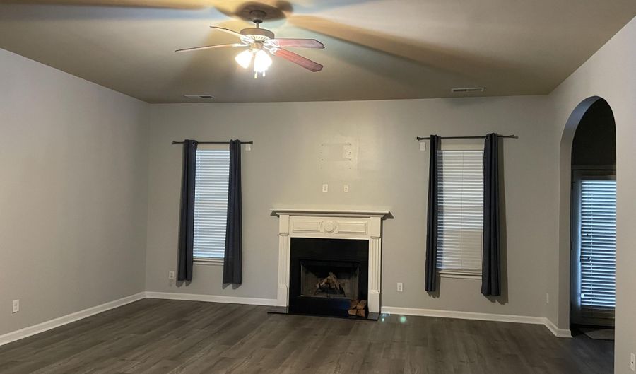 527 Telegraph Dr, Aiken, SC 29801 - 5 Beds, 4 Bath