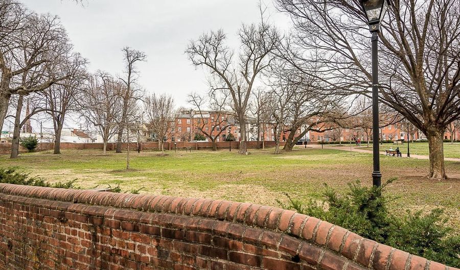 524 SAINT MARY St, Baltimore, MD 21201 - 2 Beds, 3 Bath