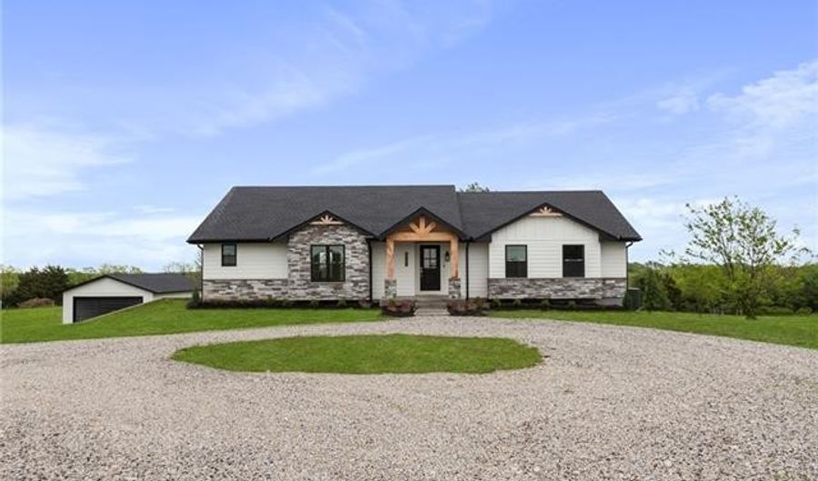 28201 S State Line Rd, Cleveland, MO 64734 - 4 Beds, 3 Bath