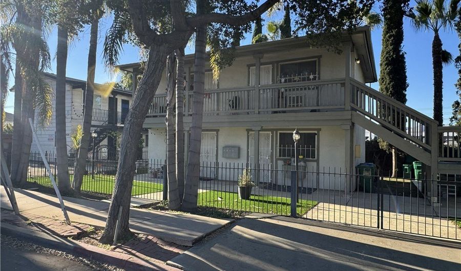 2525 Jefferson St, San Diego, CA 92110 - 0 Beds, 4 Bath