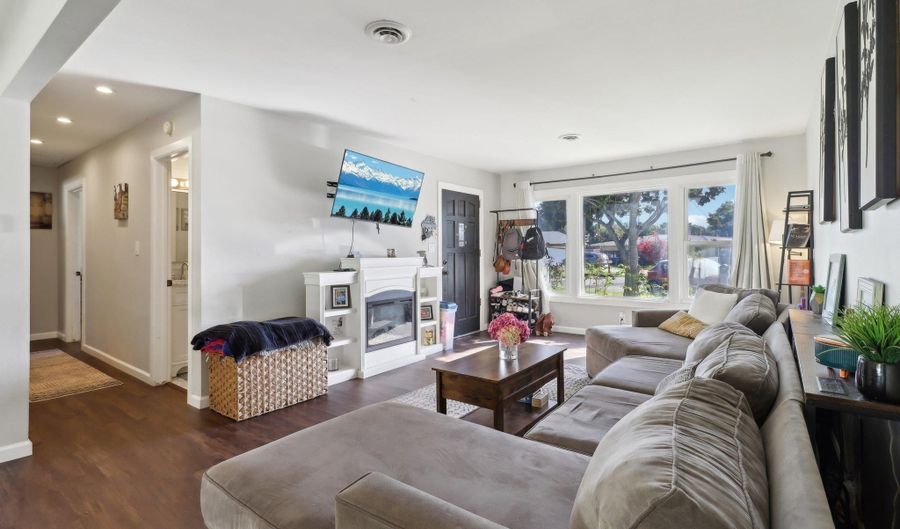 734 Hackberry Pl, Fallbrook, CA 92028 - 3 Beds, 2 Bath