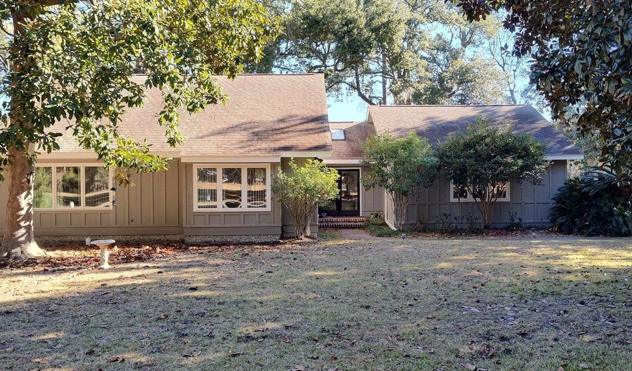 197 Pleasant Point Dr, Beaufort, SC 29907 - 3 Beds, 2 Bath