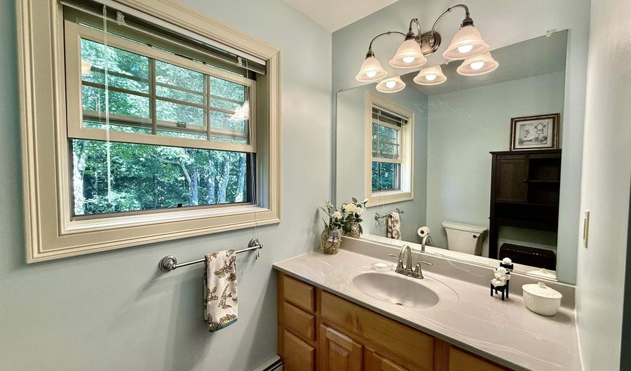40 Lakewood Dr, Alton, NH 03810 - 3 Beds, 3 Bath