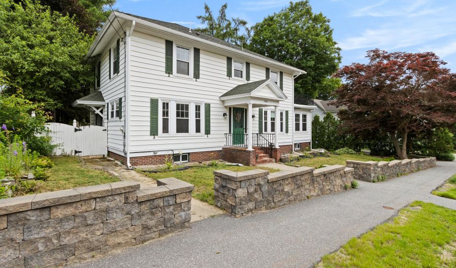 175 Summer St, Auburn, ME 04210 - 3 Beds, 2 Bath