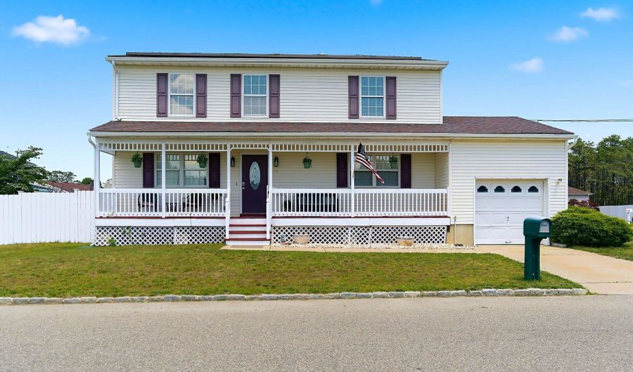 16 Cherry St, Beachwood, NJ 08722 - 4 Beds, 3 Bath