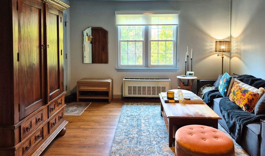13 AUBURN Ct B, Alexandria, VA 22305 - 1 Beds, 1 Bath