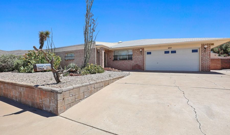 602 Sunglow Ave, Alamogordo, NM 88310 - 0 Beds, 3 Bath