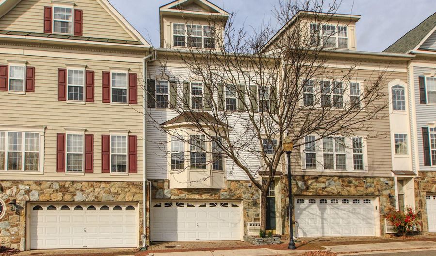 5112 KNAPP Pl, Alexandria, VA 22304 - 3 Beds, 3 Bath