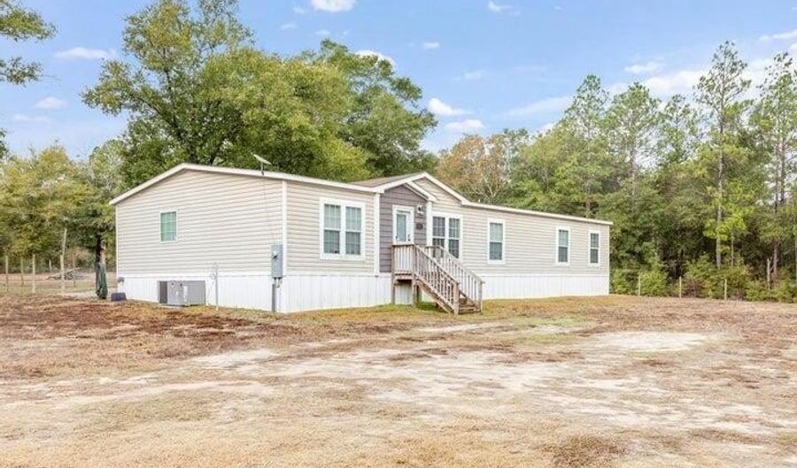 6224 Old River Rd, Baker, FL 32531 - 5 Beds, 3 Bath