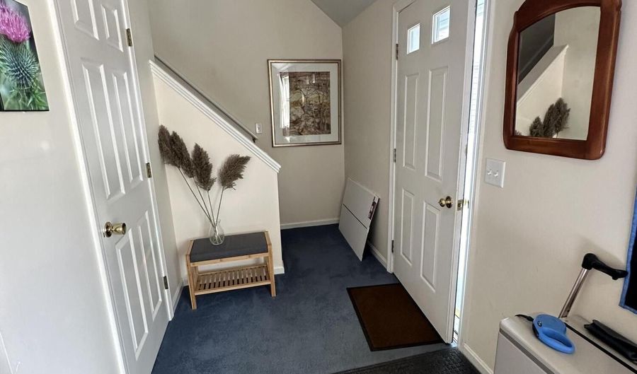 37 Cortland Cir, Bangor, ME 04401 - 3 Beds, 2 Bath