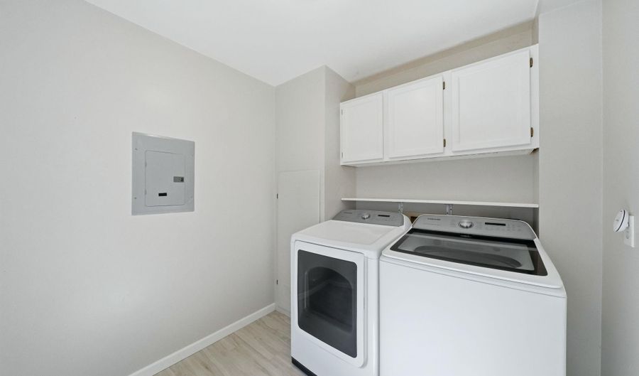 804 W Ensley Ave, Auburn, IN 46706 - 2 Beds, 1 Bath