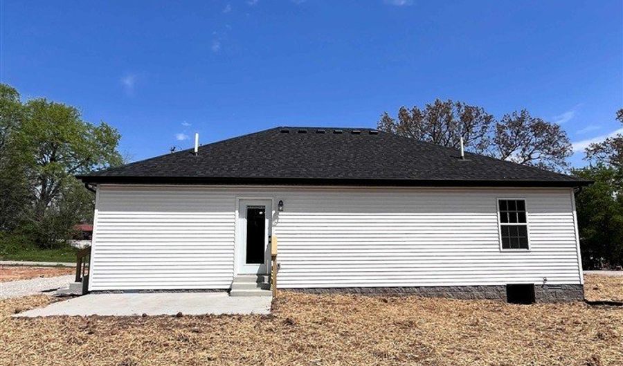 253 Peterson Ave, Auburn, KY 42206 - 3 Beds, 2 Bath