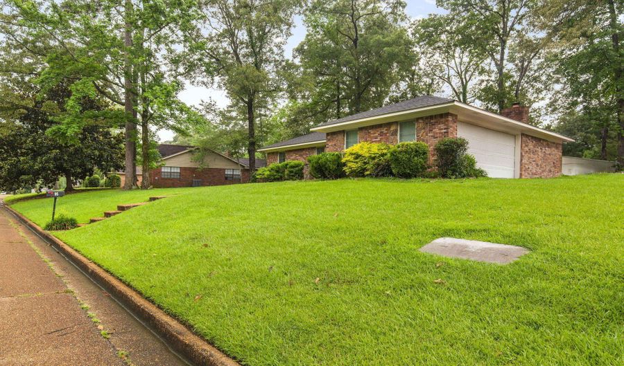 95 Sunline Dr, Brandon, MS 39042 - 3 Beds, 2 Bath