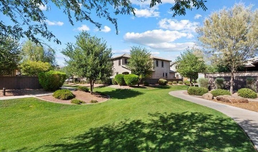 2969 S Colorado St, Chandler, AZ 85286 - 3 Beds, 3 Bath