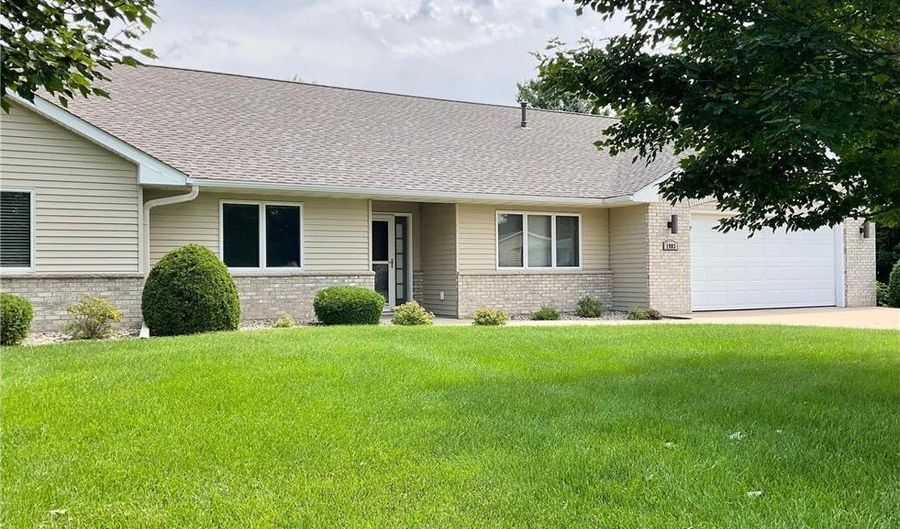 1903 14th St SW, Austin, MN 55912 - 2 Beds, 2 Bath