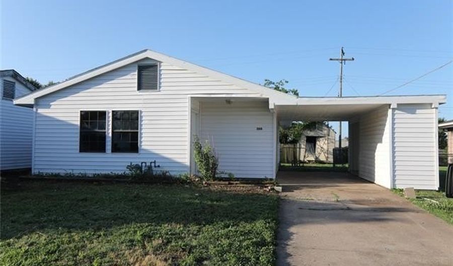 306 Highland Rd, Bartlesville, OK 74003 - 2 Beds, 1 Bath