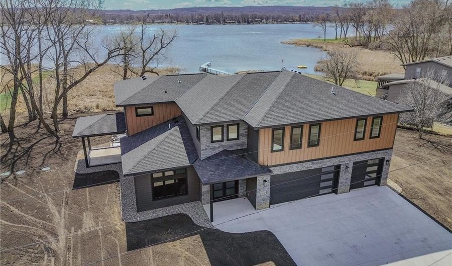 33668 Poverty Point Dr, Avon, MN 56310 - 3 Beds, 3 Bath