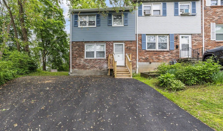 98 Mount Hope Dr, Albany, NY 12202 - 3 Beds, 2 Bath