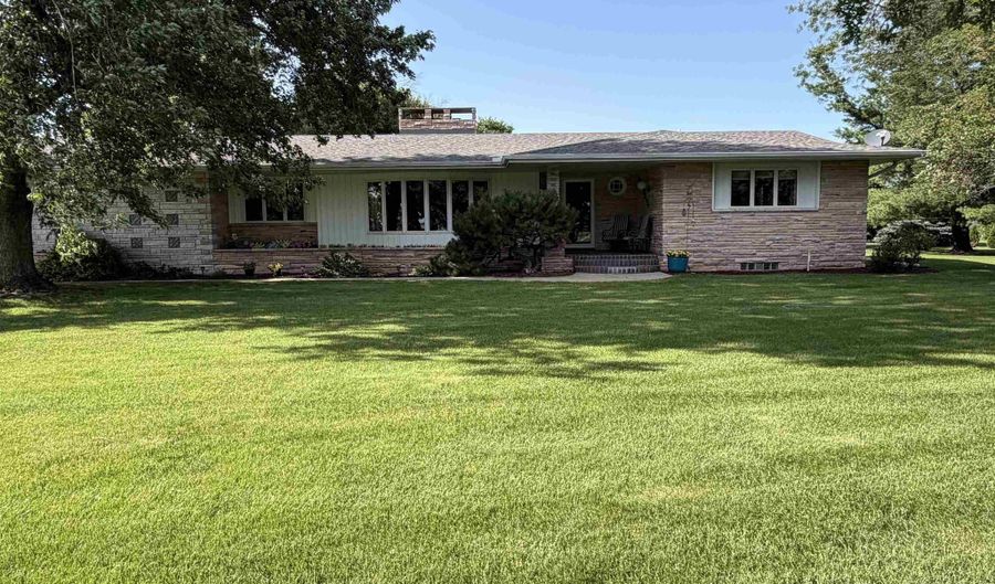 1103 W Hwy 34, Aurora, NE 68818 - 3 Beds, 4 Bath