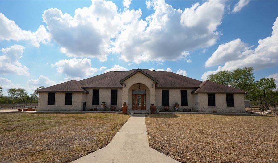 240 County Road 2112, Alice, TX 78332 - 4 Beds, 4 Bath