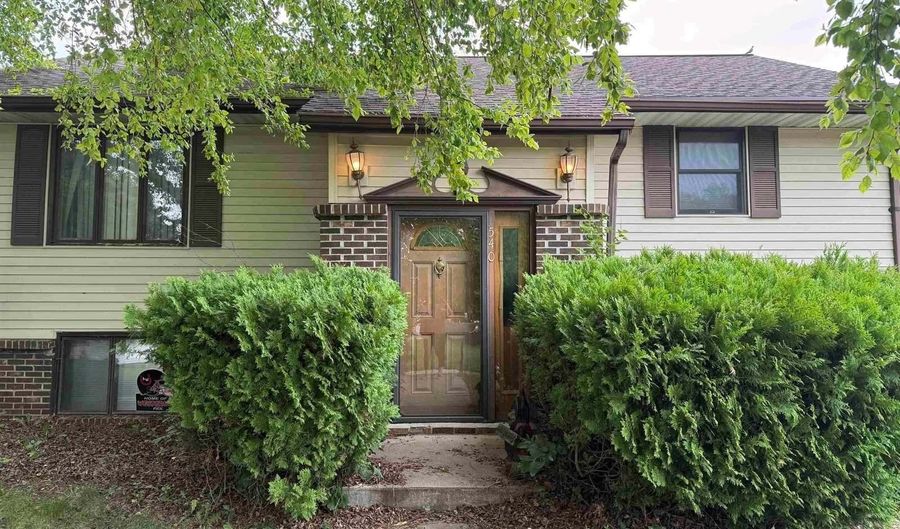 540 S 8th St, Akron, IA 51001 - 3 Beds, 2 Bath