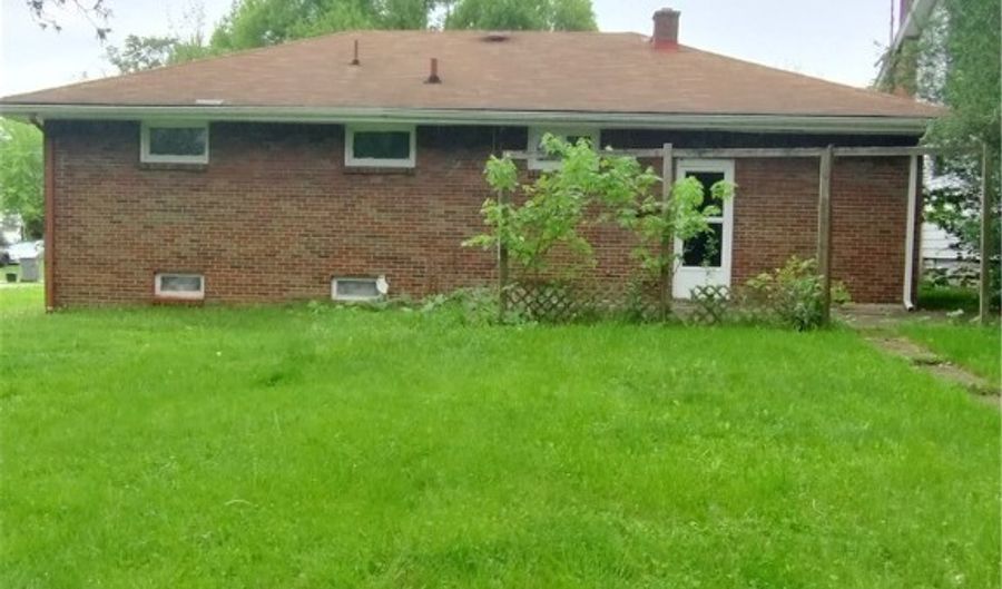 323 Marmion Ave, Youngstown, OH 44507 - 2 Beds, 2 Bath