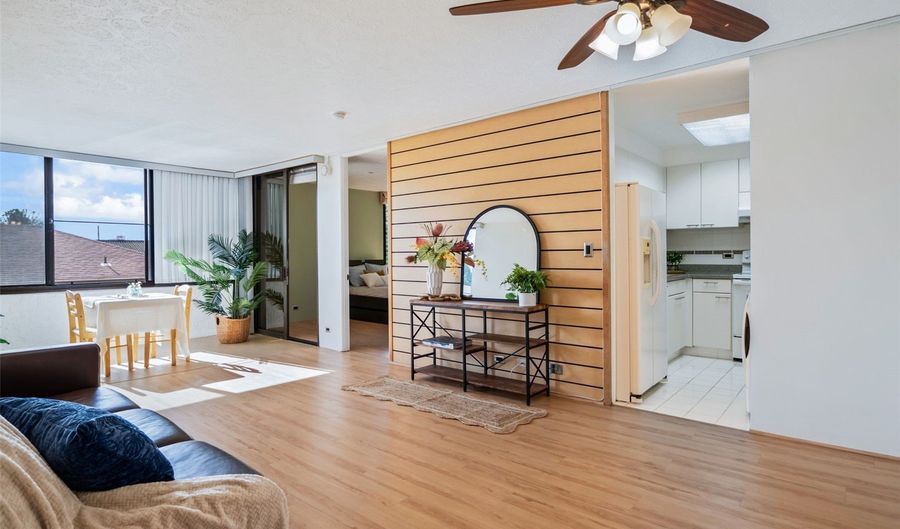 1505 Alexander St 206, Honolulu, HI 96822 - 1 Beds, 1 Bath