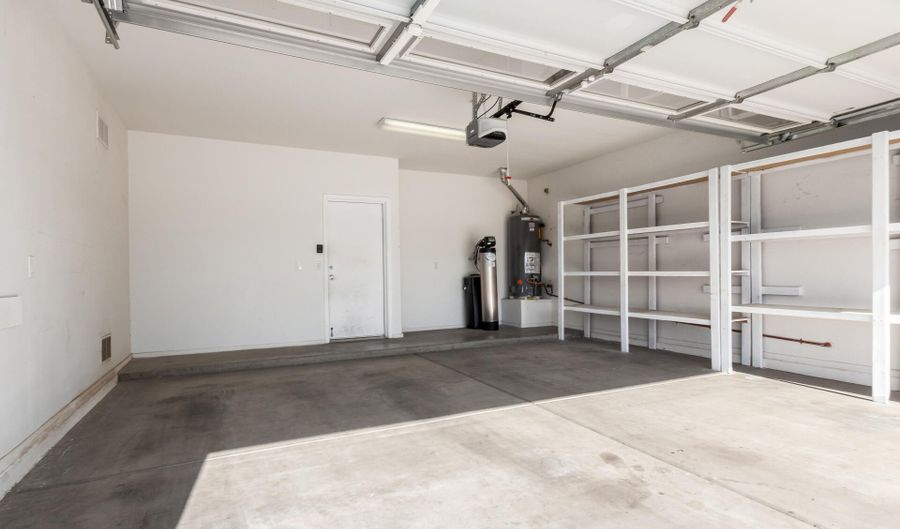 2162 E YELLOWSTONE Pl, Chandler, AZ 85249 - 4 Beds, 3 Bath