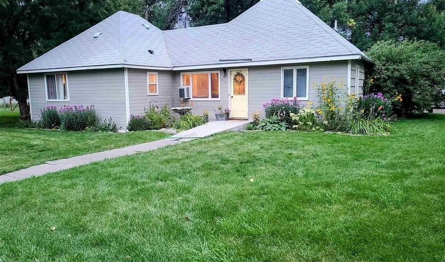 415 Holdrege Ave, Basin, WY 82410 - 3 Beds, 2 Bath