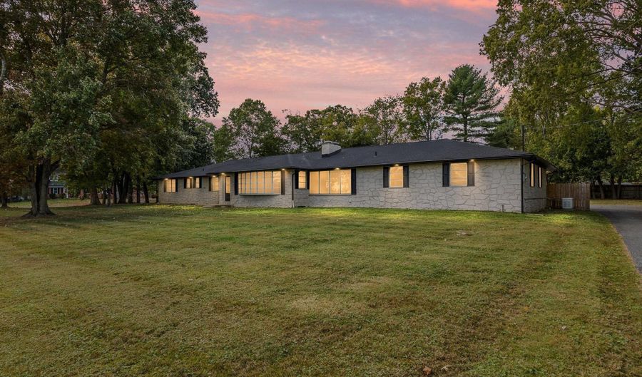 222 CARAVEL Dr, Bear, DE 19701 - 3 Beds, 3 Bath
