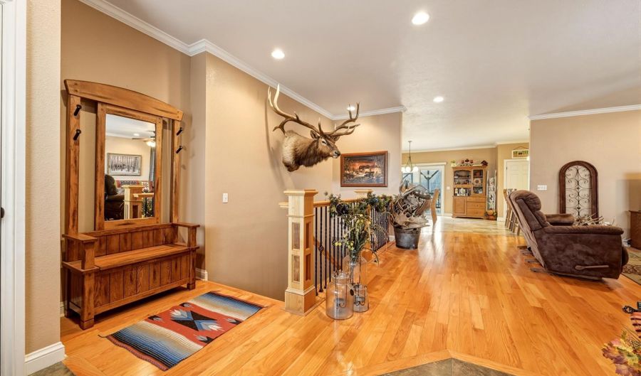 543 N Pinnacle Dr, Buffalo, WY 82834 - 5 Beds, 3 Bath