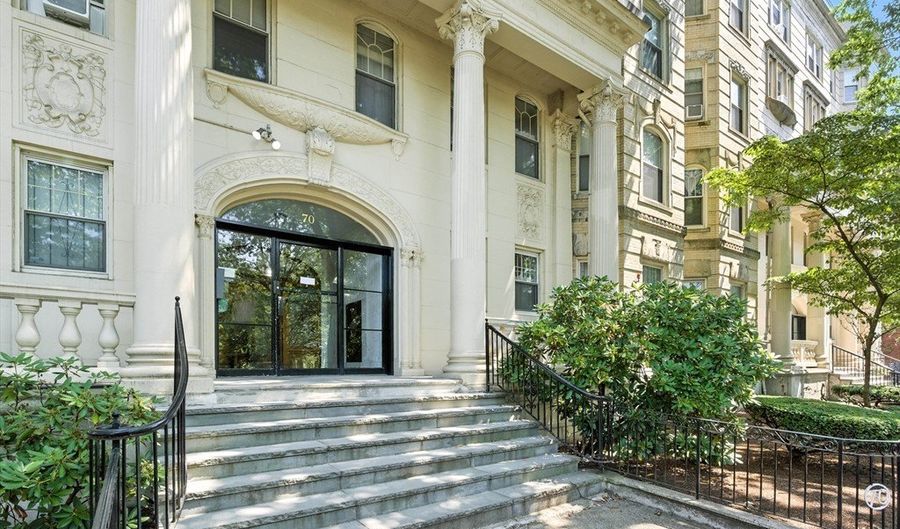 70 Fenway 51, Boston, MA 02115 - 2 Beds, 1 Bath
