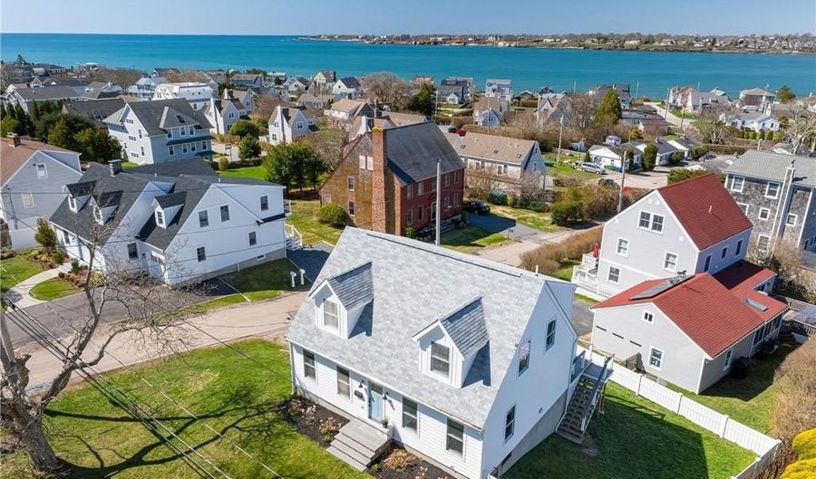 433 Wolcott Ave, Middletown, RI 02842 - 3 Beds, 2 Bath