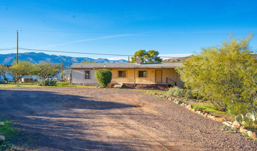 33300 S JEANNE Ln, Black Canyon City, AZ 85324 - 2 Beds, 2 Bath