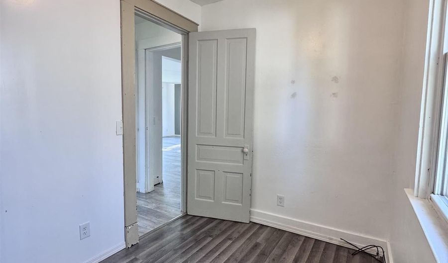 609 H St, Bedford, IN 47421 - 3 Beds, 1 Bath